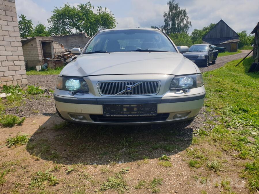 Volvo V70 2 generation R wagon 5-doors