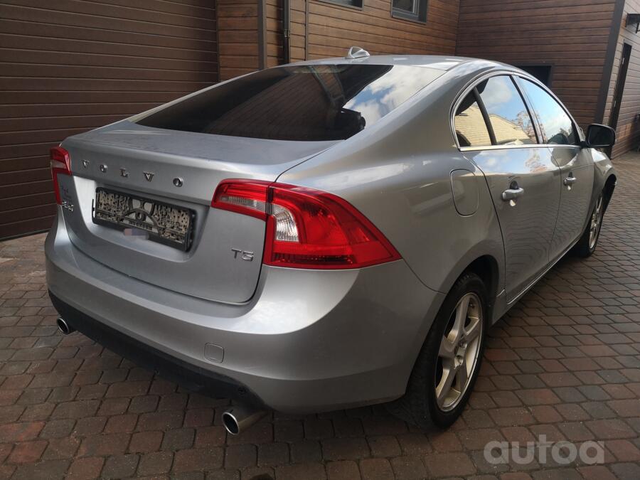 Volvo S60 2 generation Sedan