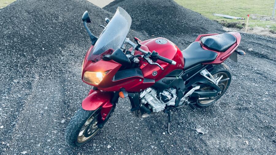Yamaha FZ