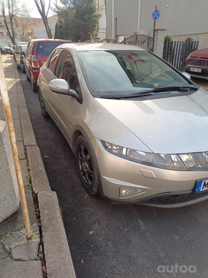 Honda Civic 8 generation Hatchback 5-doors