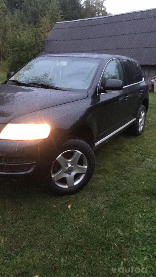Volkswagen Touareg 1 generation Crossover