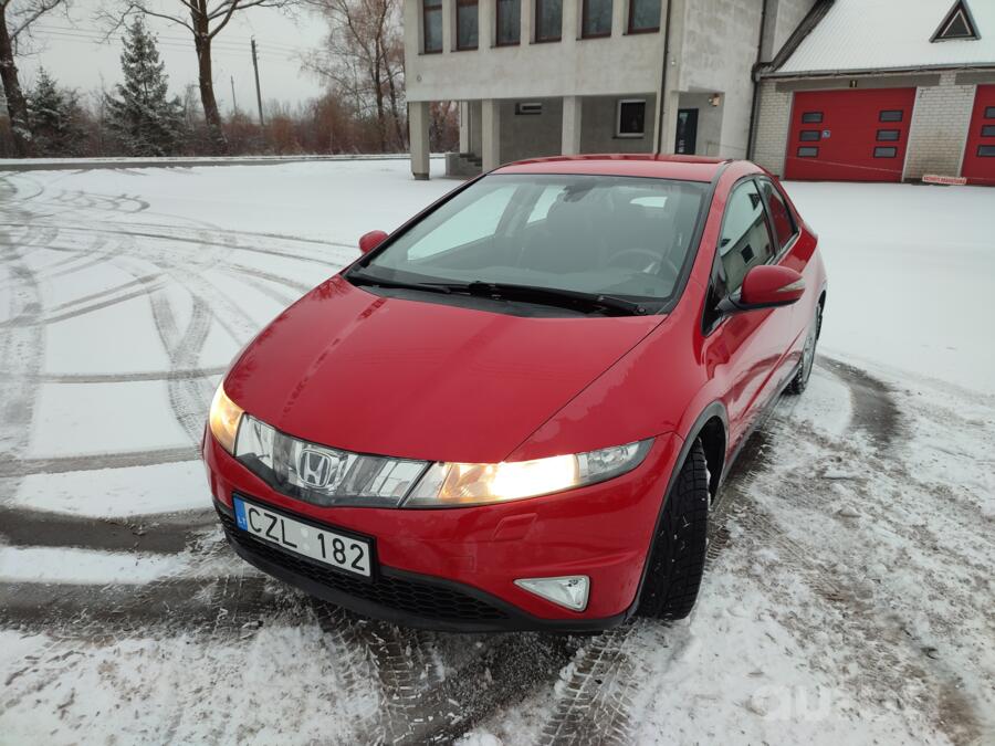 Honda Civic 8 generation Hatchback 5-doors