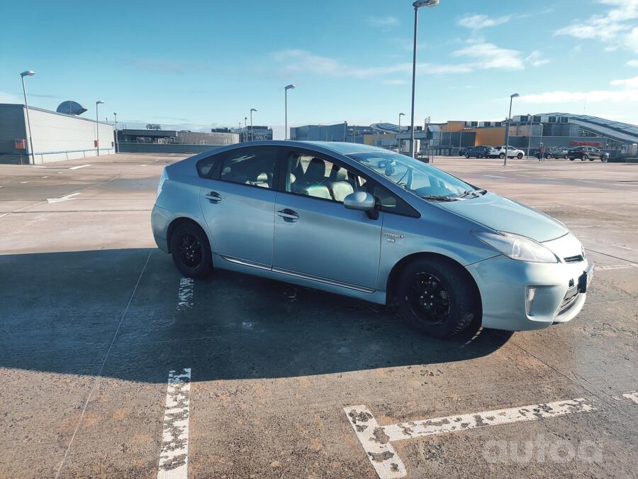 Toyota Prius 3 generation [restyling] Hatchback