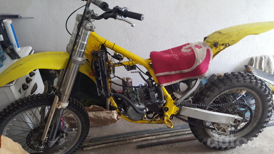 Suzuki RM