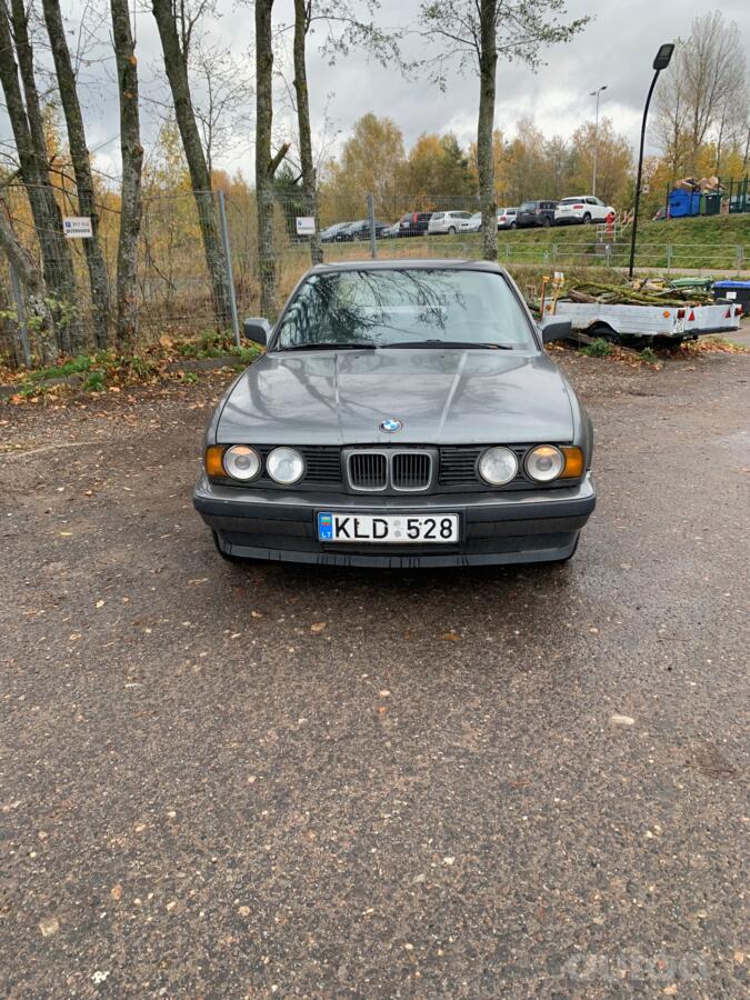 BMW 5 Series E34 Sedan