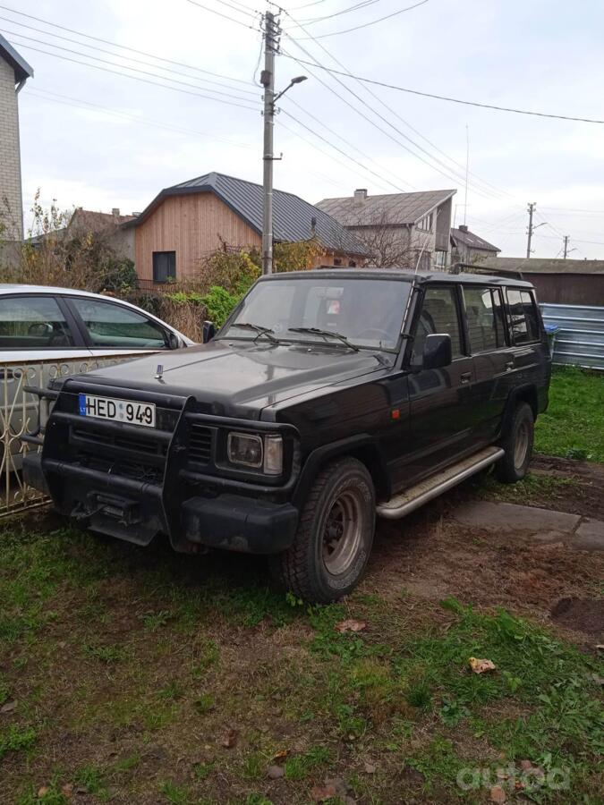 Nissan Patrol Y60 SUV 5-doors