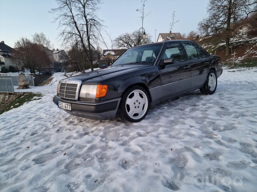 Mercedes-Benz W124 1 generation