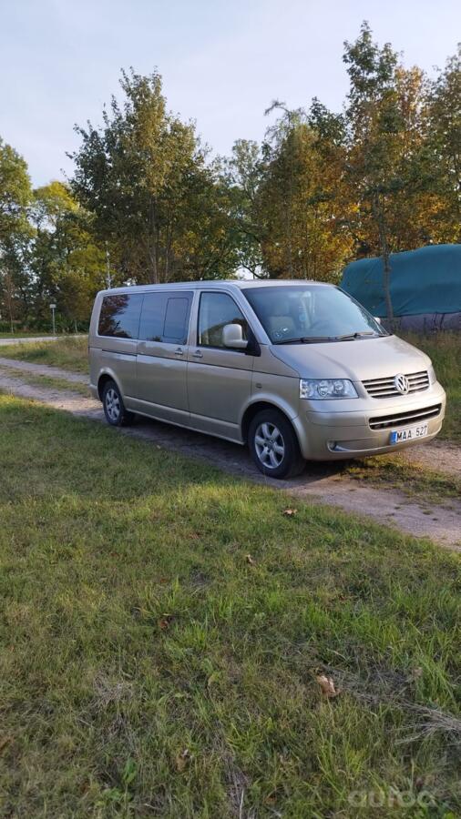 Volkswagen Caravelle T5 Minivan