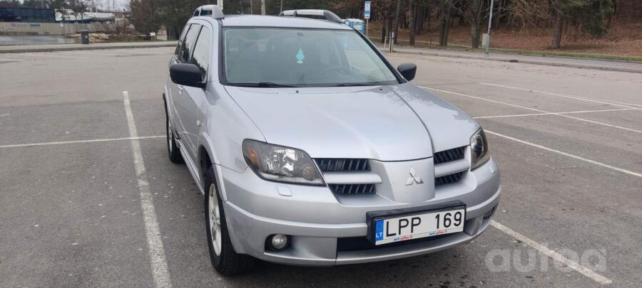 Mitsubishi Outlander 1 generation Crossover