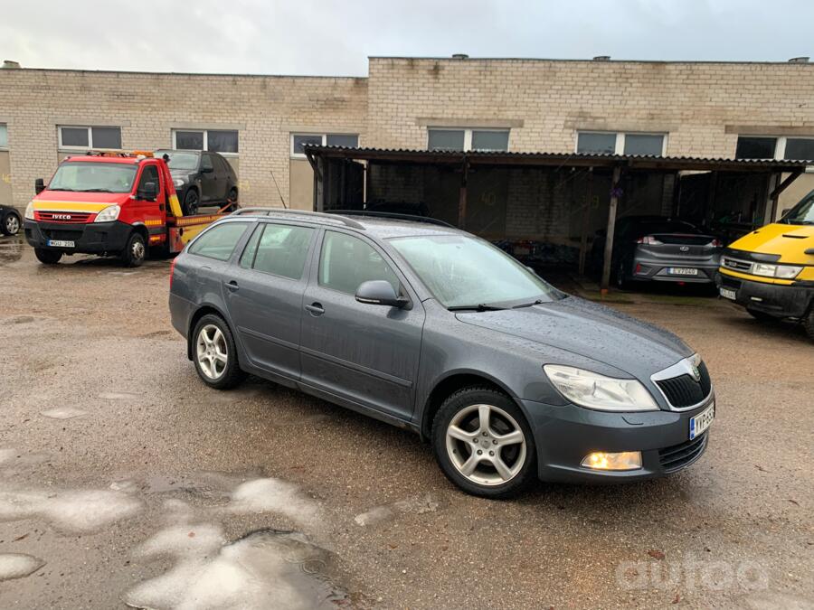Skoda Octavia 2 generation [restyling] Combi wagon 5-doors