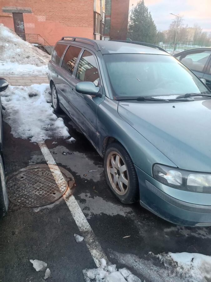 Volvo V70 2 generation wagon