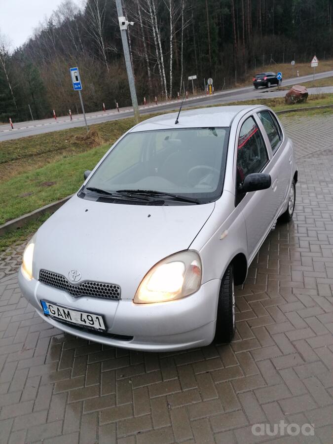 Toyota Yaris 1 generation