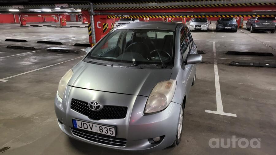 Toyota Yaris 2 generation