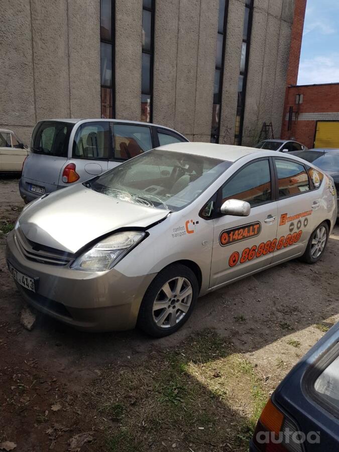 Toyota Prius 2 generation Hatchback