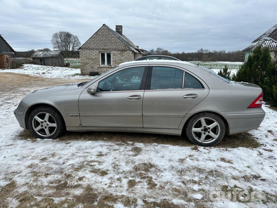 Mercedes-Benz C-Class W203/S203/CL203 Sedan 4-doors