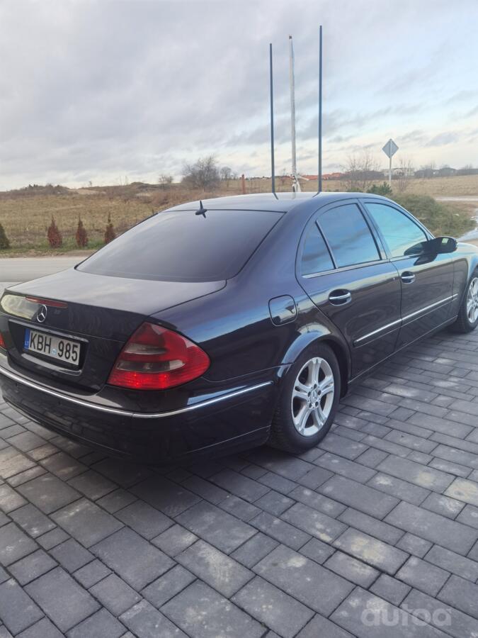Mercedes-Benz E-Class W211 Sedan