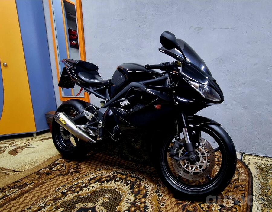 Triumph Daytona 675