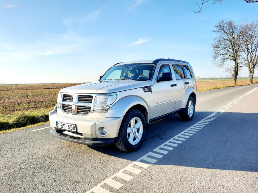 Dodge Nitro 1 generation SUV