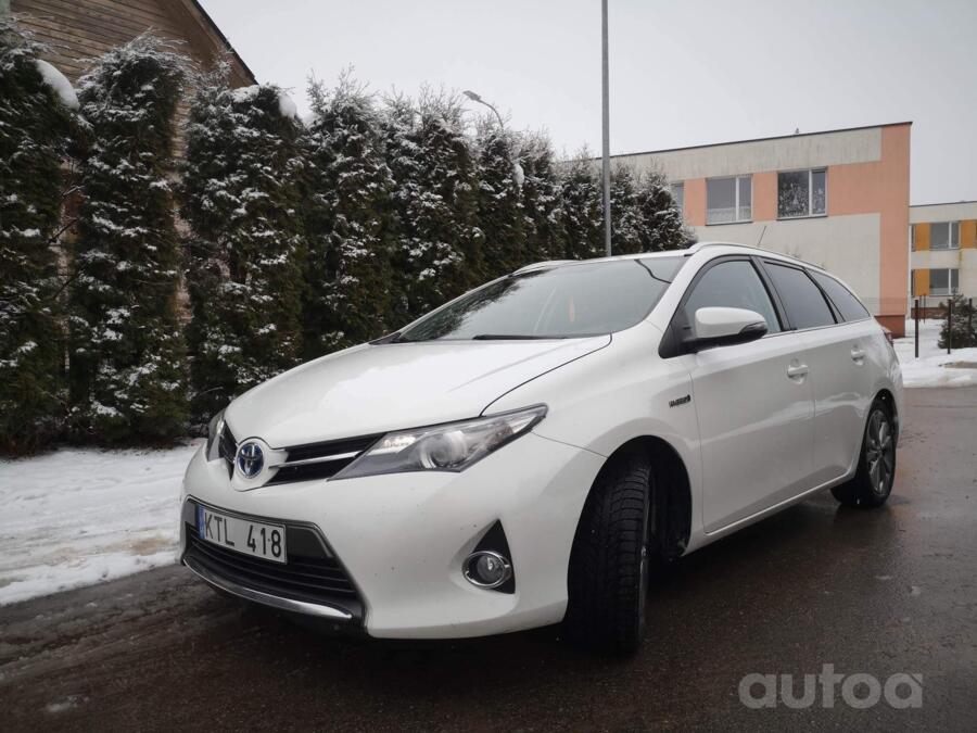 Toyota Auris 2 generation Touring Sports Hybrid wagon 5-doors