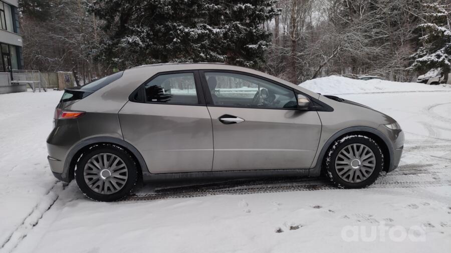 Honda Civic 8 generation Hatchback 5-doors