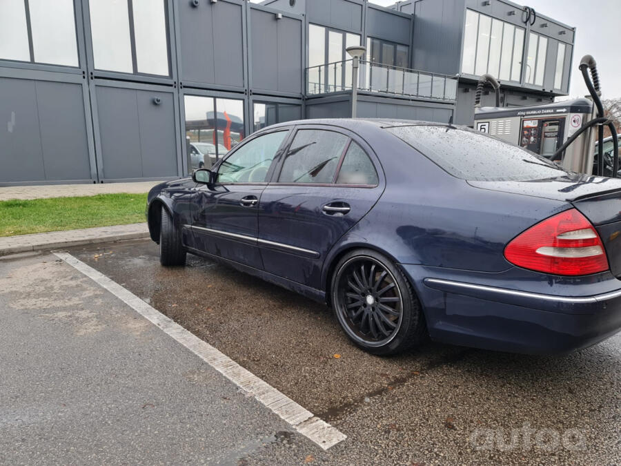 Mercedes-Benz E-Class W211 Sedan