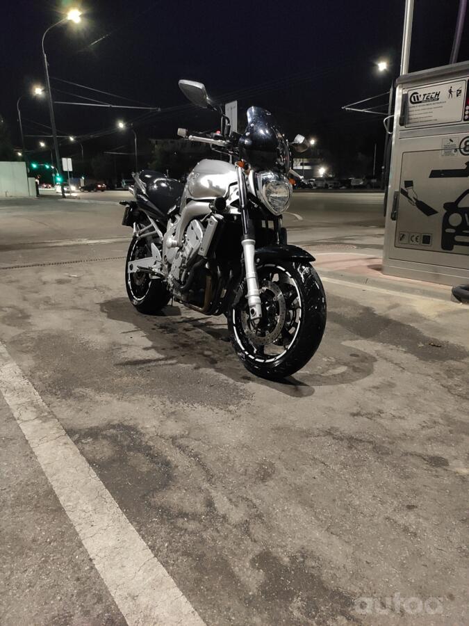 Yamaha FZS 600 Fazer