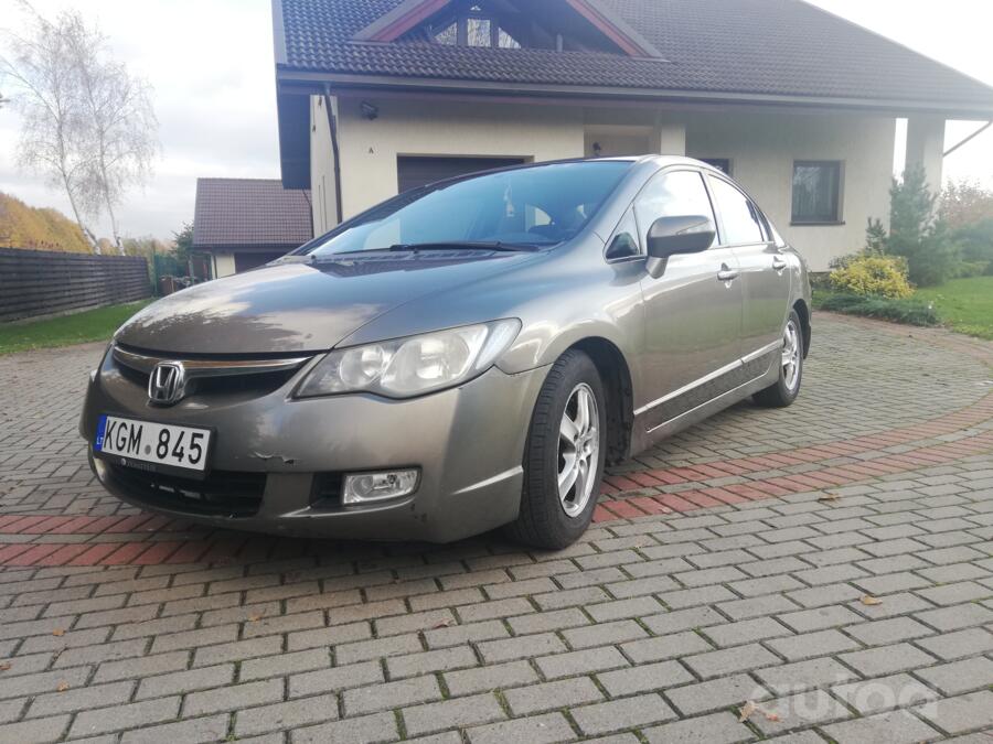 Honda Civic 8 generation Hybrid Sedan 4-doors