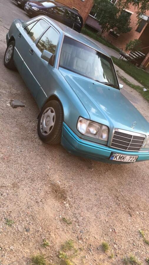 Mercedes-Benz W124 1 generation
