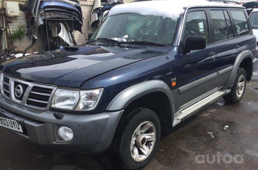 Nissan Patrol Y61 SUV 5-doors