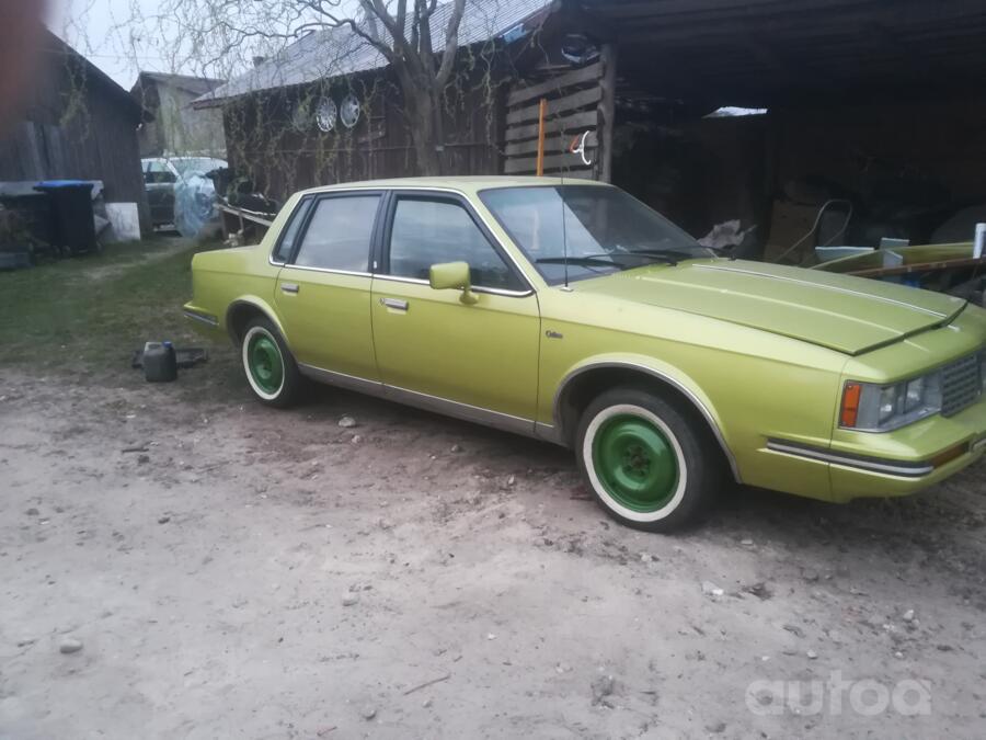 Oldsmobile Cutlass 5 generation Calais Sedan 4-doors