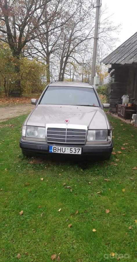 Mercedes-Benz W124 1 generation