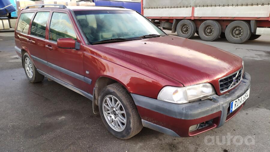 Volvo XC70 1 generation wagon