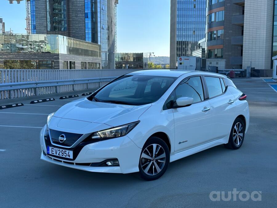 Nissan Leaf 2 generation Hatchback