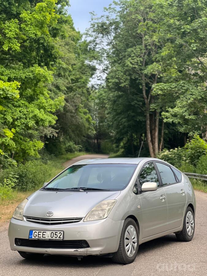 Toyota Prius 2 generation Hatchback