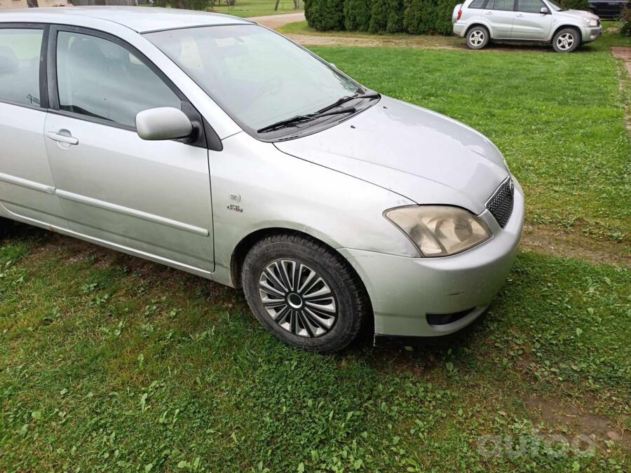 Toyota Corolla E120 Sedan 4-doors
