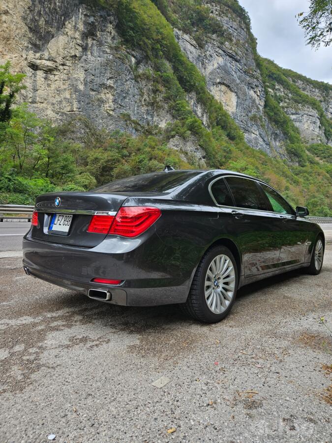 BMW 7 Series F01/F02 Sedan
