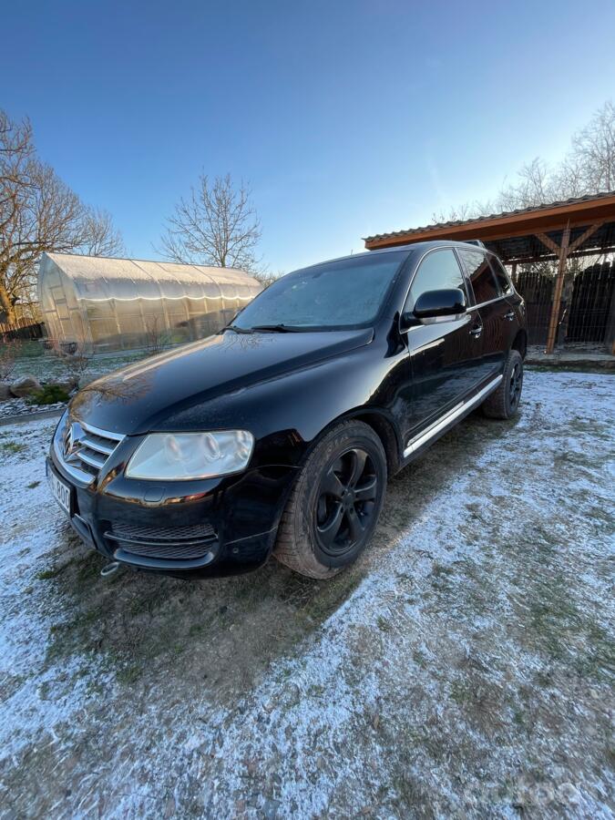 Volkswagen Touareg 1 generation Crossover