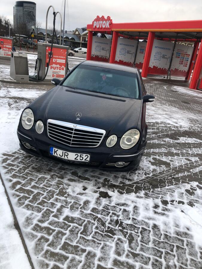 Mercedes-Benz E-Class W211 Sedan