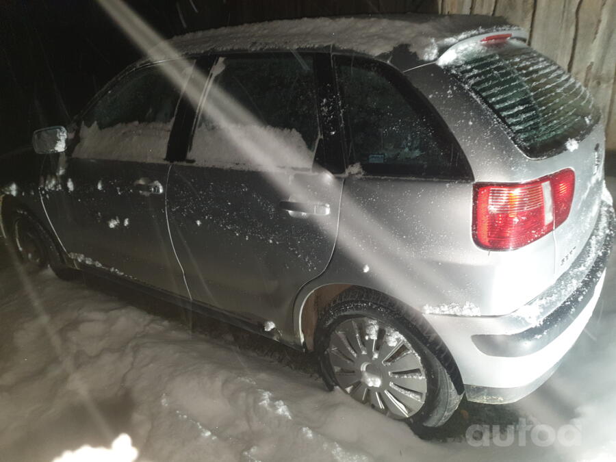 SEAT Ibiza 2 generation [restyling] Hatchback 5-doors