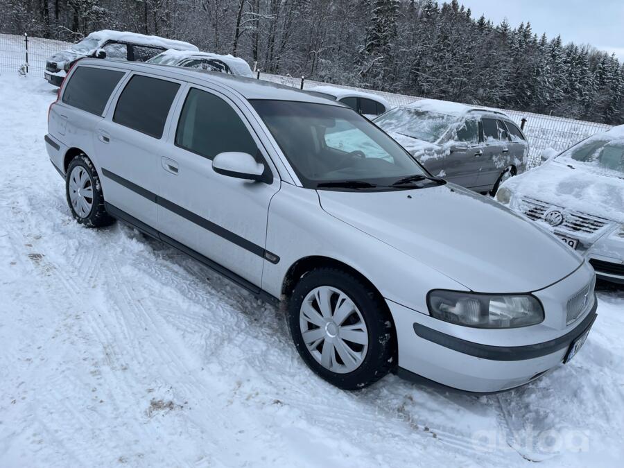 Volvo V70 2 generation wagon