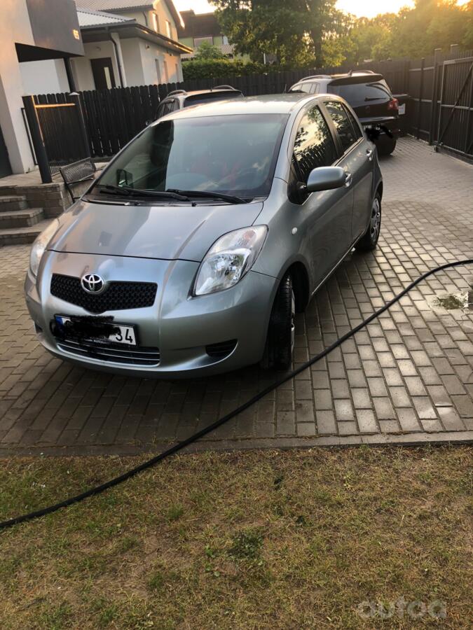 Toyota Yaris 2 generation