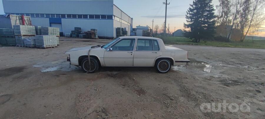 Cadillac DeVille 6 generation