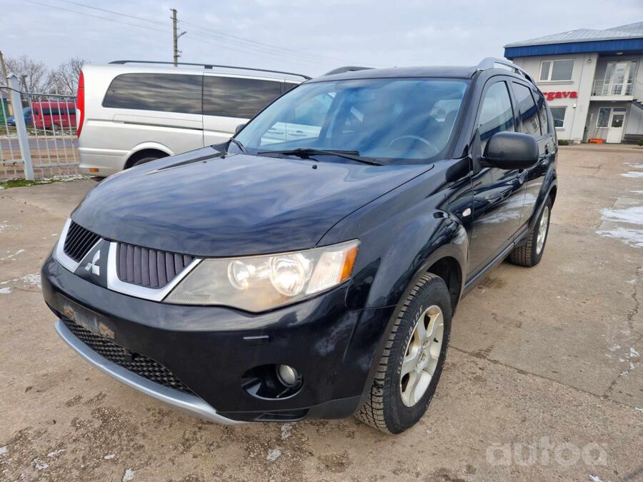 Mitsubishi Outlander 1 generation Crossover