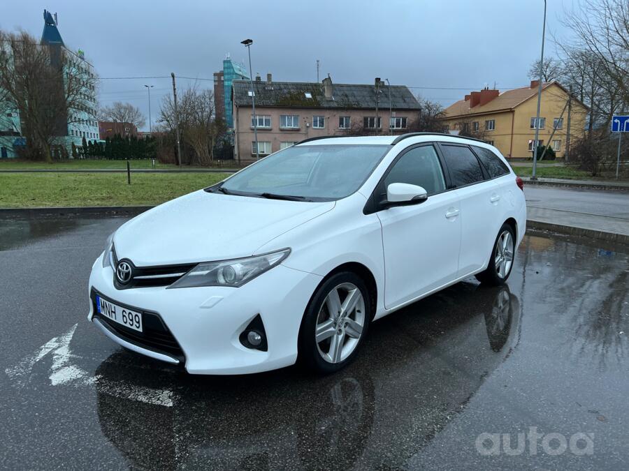 Toyota Auris 2 generation Hatchback 5-doors