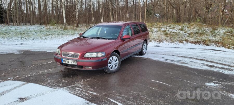 Volvo V70 2 generation wagon