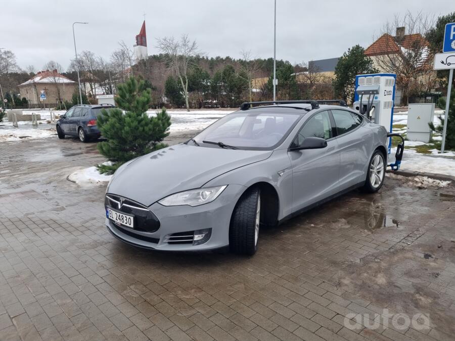 Tesla Model S 1 generation Liftback