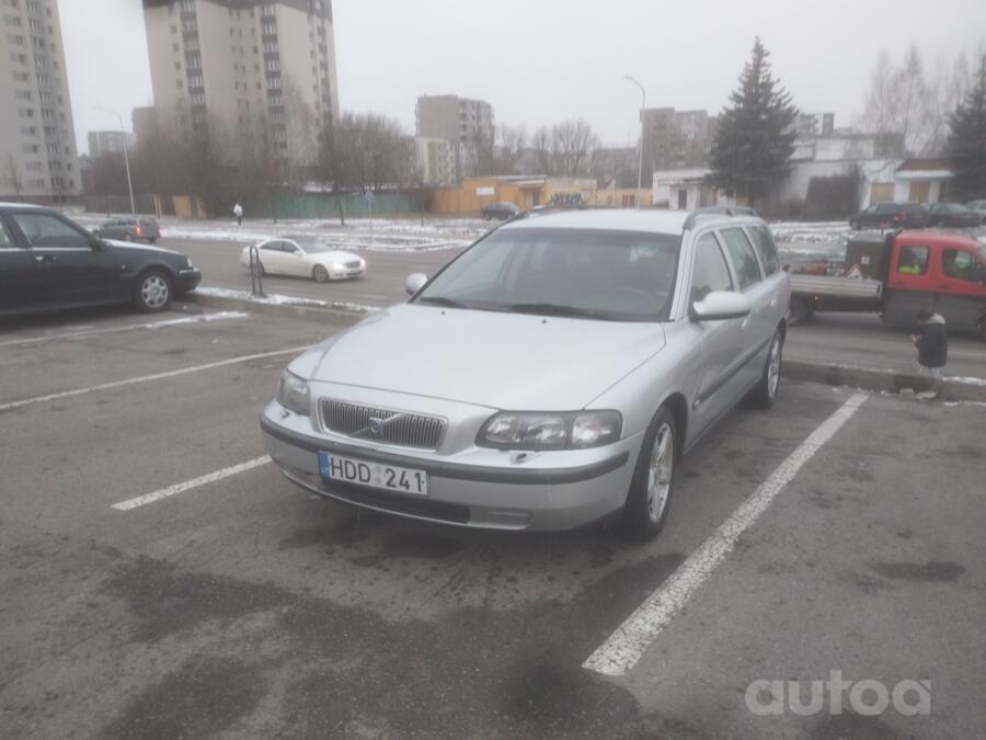 Volvo V70 2 generation wagon