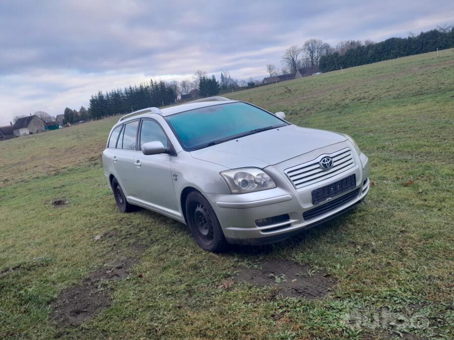 Toyota Avensis 2 generation wagon