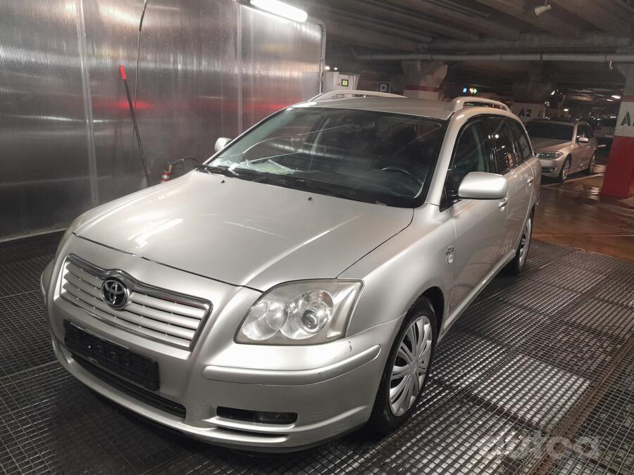 Toyota Avensis 2 generation wagon
