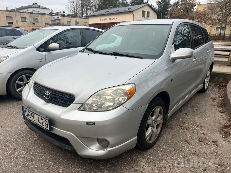 Toyota Matrix E140 XR hatchback 5-doors